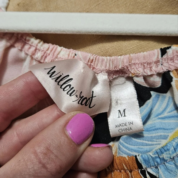 Willow and Root from buckle off shoulder floral sheer top. Side medium - Picture 11 of 11